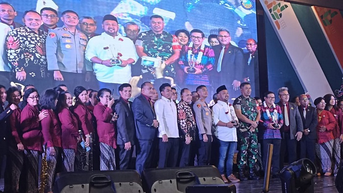 Gus Yani bersama Forkopimda Gresik hadiri perayaan Natal bersama di GOR Tri Dharma, Kabupaten Gresik, pada Senin (27/1/2025).(Istimewa)