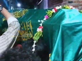 Jenazah korban tragedi Pantai Drini saat tiba di rumah duka Jalan Flamboyan, Kelurahan Wates, Kecamatan Magersari, Kota Mojokerto,(blok-a.com/Syahrul Wijaya)