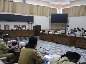 Hearing Komisi I DPRD Banyuwangi terkait penjualan miras ilegal di Kecamatan Tegaldlimo. 