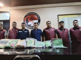 Polresta Banyuwangi amankan 7 tersangka kasus narkoba, beserta BB ratusan Sabu dan okerbaya, Selasa (7/1/2025)(blok-a.com/Kuryanto)