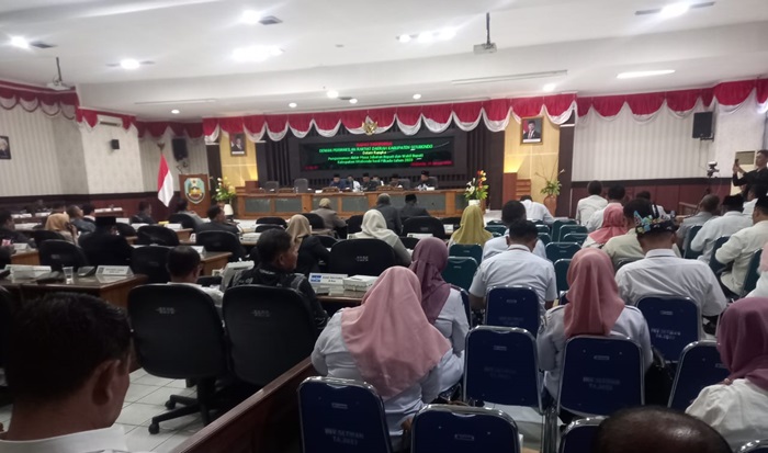Paripurna pengumuman Bupati dan Wakil Bupati Situbondo terpilih hasil Pilkada 2024.