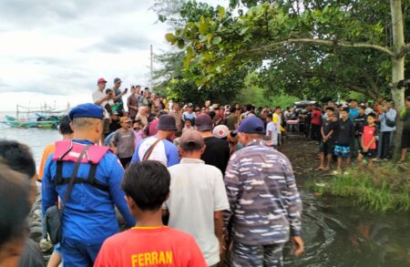 Seorang pemancing asal Kecamatan Wongsorejo, Kabupaten Banyuwangi, ditemukan tewas mengapung di perairan Taman Nasional (TN) Baluran, Kecamatan Banyuputih, Kabupaten Situbondo, Jawa Timur, Jumat (24/1/2025).