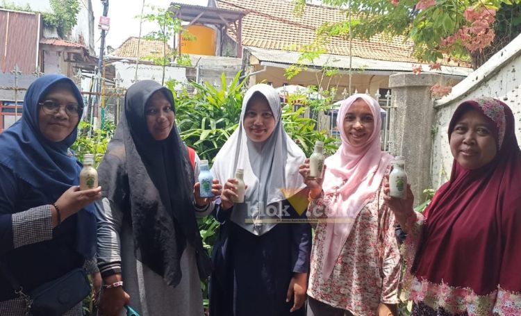 Inovasi ibu-ibu PKK Kebungson, Gresik daun kelor disulap menjadi inovasi kuliner berupa dawet yang segar dan menyehatkan.(blok-a.com/ivan)