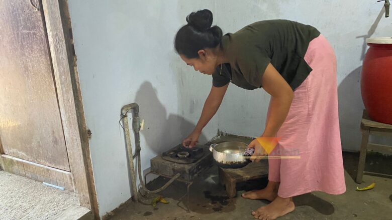 Penggunaan gas metana oleh warga Dusun Kasin, Desa Talangagung, Kecamatan Kepanjen, Kabupaten Malang (blok-a.com/ Putu Ayu Pratama S)