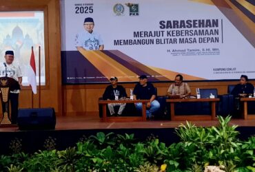 FOTO : Anggota DPRD Provinsi Jatim Fraksi PKB Dapil 7, H. Ahmad Tamim, dalam sebuah sarasehan yang digelar di Kampung Coklat. (blok-a.com/Fajar)