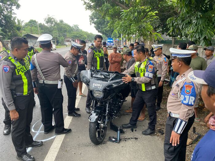 Moge yang dikendarai Bendum Partai Demokrat, Renville Antonio, saat kecelakaan di Situbondo.(Istimewa)