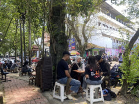 Warung Old Money yang mengusung konsep street coffe di Kota Malang (blok-a.com / M Berril Labiq)