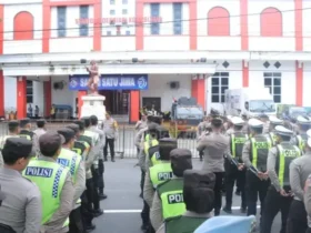 Petugas gabungan siap mengamankan pertandingan Arema FC dan Bali United. (blok-a.com/Fajar)