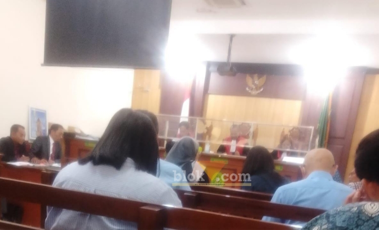 Persidangan gugatan SPBU Golokan, Sidayu, Gresik melawan patra niaga dengan agenda mendengarkan saksi dari tergugat, kamis (27/2/2025). (blok-a.com/ivan)