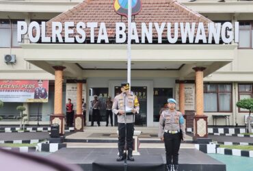 Jajaran Polresta Banyuwangi saat apel gelar pasukan sebelum pelaksanaan Operasi Keselamatan Semeru 2025, Senin (10/2/2025).(blok-a.com/Kuryanto)