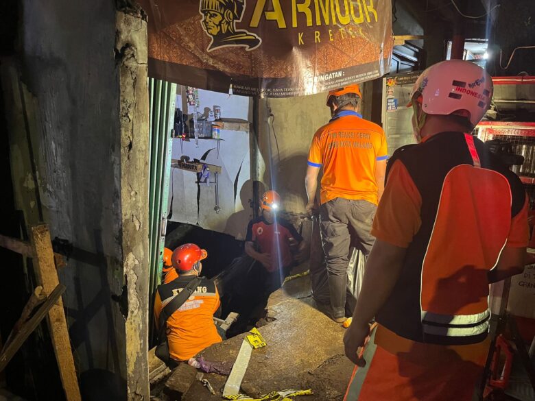 TKP terjadinya tanah ambles di Jalan S. Supriadi, Kecamatan Sukun (dok / Istimewa)