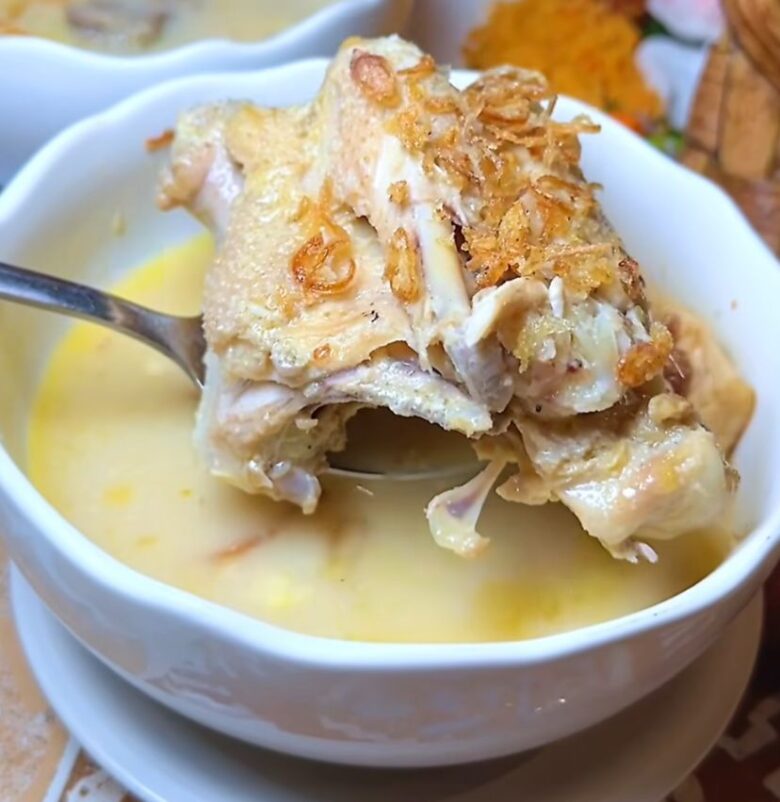 Opor susu ayam di kedai Opor Susuku, Kecamatan Klojen, Kota Malang (dok. Tangkapan layar postingan Instagtam @nakam.malang)