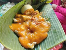 Bubur roomo, kuliner legendaris yang bisa ditemukan di Pasar Gresik Jalan Samanhudi. (blok-a.com/Ivan)
