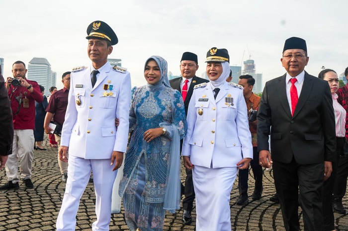 Setyo Wahono dan Nurul Azizah usai dilantik sebagai Bupati dan Wakil Bupati Bojonegoro untuk periode 2024-2029.