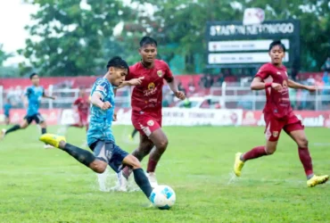 Pertandingan Persema Malang Vs Persinga Ngawi dalam cuaca hujan deras (dok/Istimewa)