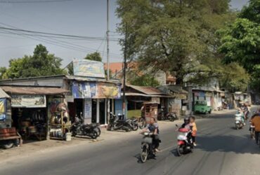 Berdirinya puluhan bangunan liar di sempadan jalan wilayah Desa Katerungan, Kecamatan Krian, patut menjadi perhatian Dinas Pekerjaan Umum Bina Marga dan Sumber Daya Air (PUBMSDA) Kabupaten Sidoarjo.