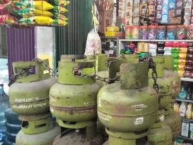 Kondisi penjualan Elpiji 3 kg di salah satu warung pengecer di wilayah Gresik.(Istimewa)