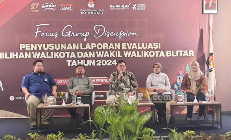 KPU Kota Blitar melaksanakan FGD untuk menyusun laporan evaluasi Pemilihan Wali Kota dan Wakil Wali Kota Blitar Tahun 2024. (blok-a.com/Fajar)