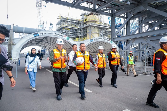 Bupati Gresik Fandi Akhmad Yani mendampingi kunjungan kerja Komisi VII DPR RI ke PT Freeport Indonesia di Kawasan Ekonomi Khusus (KEK) Gresik, Kamis (6/2/2025).(Istimewa)