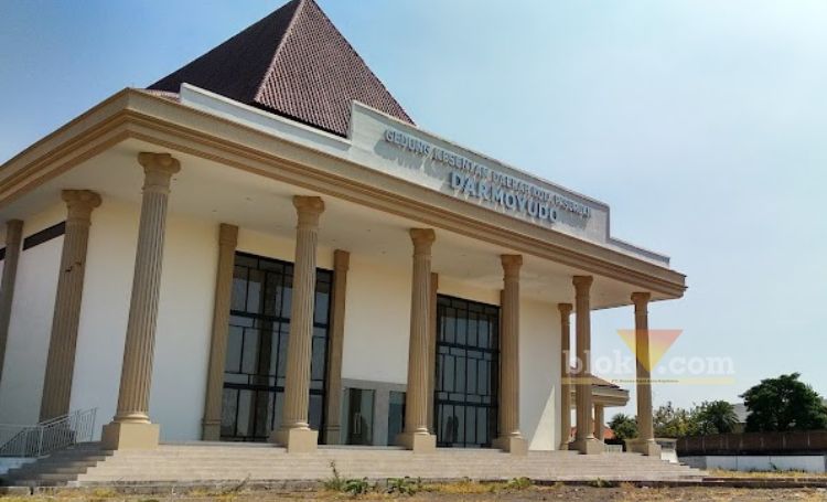 Gedung Kesenian Darmoyudo, Kota Pasuruan. (dok. blok-a.com)