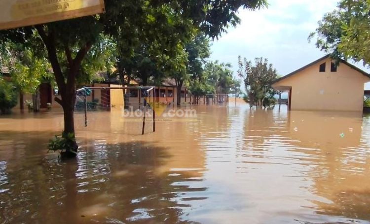 Banjir di area SMK Negeri 1 Kendit Situbondo.