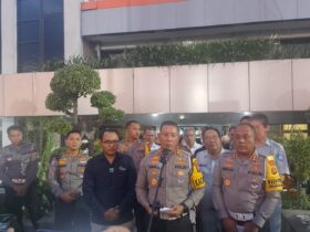 Dirlantas Polda Jatim, Kombes Pol Komarudin, menghadiri Rakor kesiapan Operasi Ketupat 2025, di Ketapang Banyuwangi, Minggu (23/2/2025) sore. (Blok-a.com/Kuryanto)