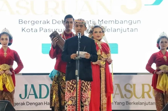 Kirab Pataka Hari Jadi ke-339 Kota Pasuruan, Sabtu (8/2/2025).