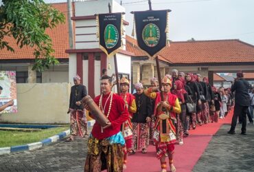 Kirab Pataka Hari Jadi ke-339 Kota Pasuruan, Sabtu (8/2/2025).