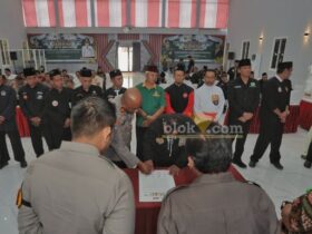 Penandatanganan deklarasi damai Polres Blitar bersama Forkopimda dan perguruan silat se-Blitar Raya. (blok-a.com/Fajar)