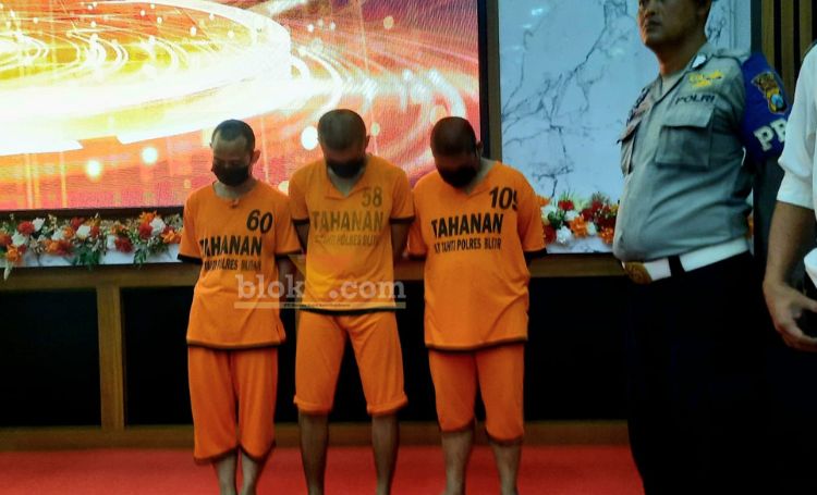 Tiga anggota perguruan silat yang ditetapkan sebagai tersangka pengroyokan. (blok-a.com/Fajar)