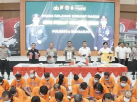 Rilis hasil ungkap kasus dan pelaku dalam Operasi Pekat Semeru 2025 Polresta Sidoarjo.
