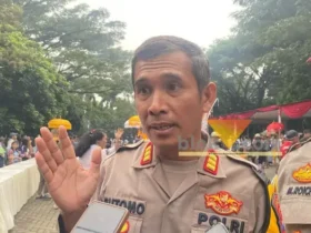 Kabag Ops Polresta Malang Kota, AKP Sutomo saat diwawancarai awak media. (blok-a.com/M Berril)