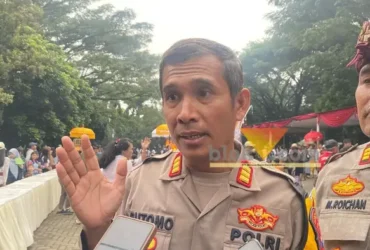 Kabag Ops Polresta Malang Kota, AKP Sutomo saat diwawancarai awak media. (blok-a.com/M Berril)