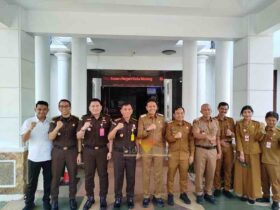 Wali Kota Malang, Wahyu Hidayat bersama Wakil Wali Kota Malang, Ali Muthohirin saat berkunjung ke Kejaksaan Negeri Kota Malang (blok-a.com / Yogga Ardiawan)