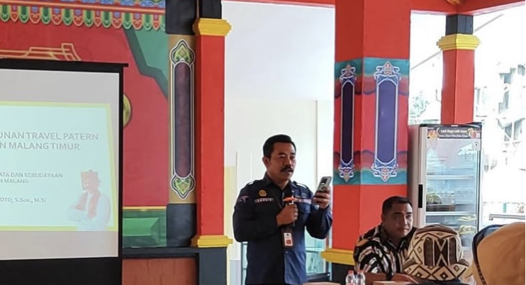 Kadisparbud Kabupaten Malang, Purwoto menggelar pertemuan antara Stakeholder Wisata di Malang Timur (Dok. Humas Disparbud Kabupaten Malang)