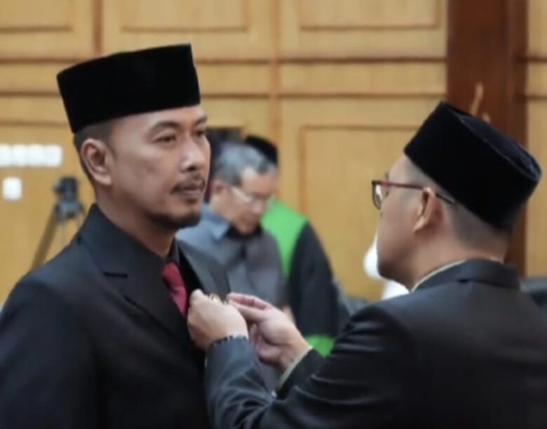 Pelantikan Kusumo Adi Nugroho sebagai anggota PAW DPRD Sidoarjo. 