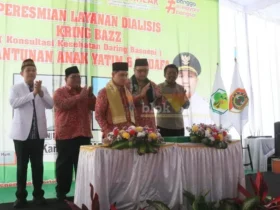 Bupati Gus Barra saat meresmikan layanan dialisis dan kring bazz di RSUD R.A. Basoeni.(blok-a.com/Syahrul Wijaya)