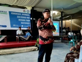 Anggota Komisi IX DPR RI dari Fraksi NasDem, Nurhadi dalam acara sosialisasi mengenai pentingnya mengecek izin edar BPOM dan bahaya kandungan merkuri dalam produk ilegal. (blok-a.com/Fajar)