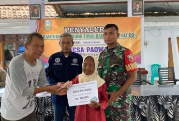 Penyaluran BLT DD secara simbolis di Pendopo Desa Paowan, Kecamatan Panarukan, Kabupaten Situbondo, Jumat (7/3/2025) sore.