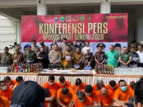 Konferensi Pers Hasil Operasi Pekat Semeru 2025 yang digelar di Halaman Balai Kota Malang (blok-a.com/ Yogga Ardiawan)