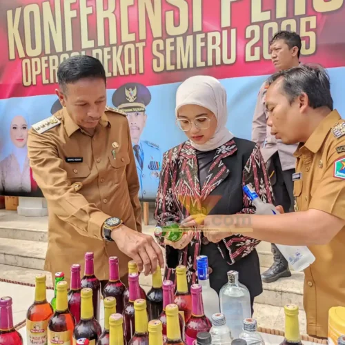 Konferensi Pers Hasil Operasi Pekat Semeru 2025 yang digelar di Halaman Balai Kota Malang (blok-a.com/Yogga Ardiawan)