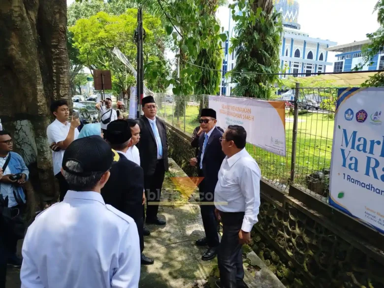 Wali Kota dan Wakil Wali Kota Malang, Wahyu Hidayat-Ali Muthohirin melakukan tinjauan di kawasan Jalan Sorkarno-Hatta (Suhat) Kecamatan Lowokwaru