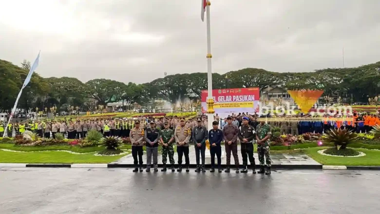 Apel Gelar Pasukan Pengamanan Malam Takbir dan Sholat Idul Fitri 1446H di Halaman Balaikota Malang (blok-a.com/ Berril Labiq)