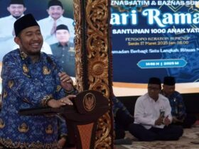 Bupati Sumenep Achmad Fauzi dalam acara Safari Ramadan Baznas Jawa Timur dan Santunan 1000 Anak Yatim, di Pendopo Agung Keraton Sumenep, Senin (17/03/2025).
