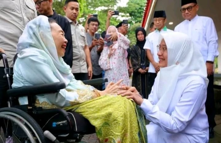 Hj. Shinta Nuriyah Wahid menggelar bukber lintas elemen bangsa di Pendopo Shaba Swagata Blambangan, Banyuwangi, Kamis (13/3/2025)