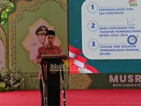 Bupati Mojokerto Muhammad Al Barra saat membuka musrenbang RKPD 2026 di pendopo Graha Maja Tama.(blok-a.com/Syahrul Wijaya)