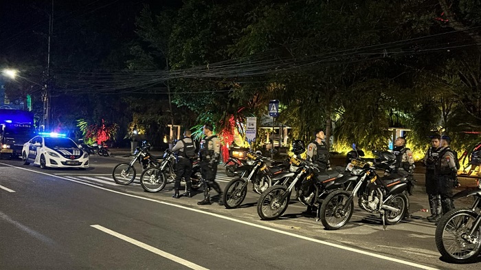 Polresta Banyuwangi gelar patroli skala besar, Jumat (28/2/2025) malam. (Blok-a.com/Kuryanto)