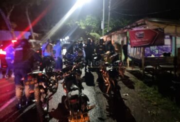 Para pemuda yang terjaring razia dibawa ke Mapolres Jombang.(blok-a.com/Syahrul Wijaya)