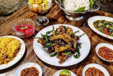 Menu yang ditawarkan di Ramlah, Ayam Tangkap Sawojajar (Inst/@diskonmalang)