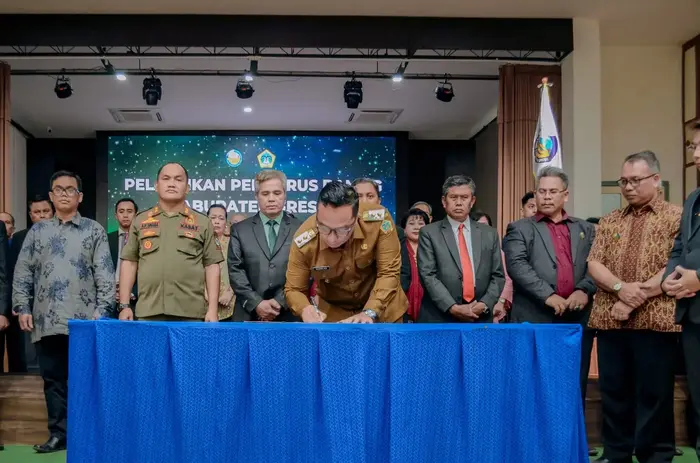 Wakil Bupati Gresik dr. Asluchul Alif lantik Pengurus BAMAG Kabupaten Gresik masa bakti 2025–2030.(istimewa)